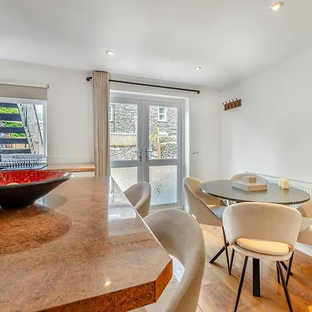 Slate Burrow ボウネス＝オン＝ウィンダミア