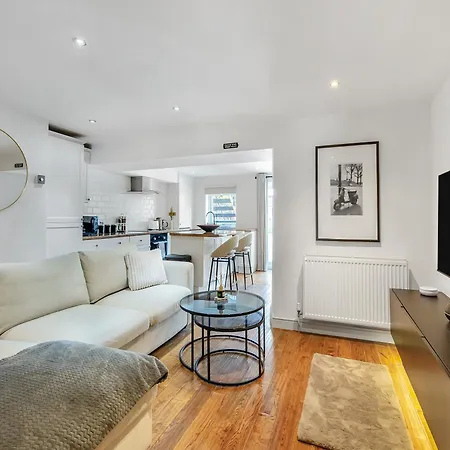 Slate Burrow * Bowness-on-Windermere